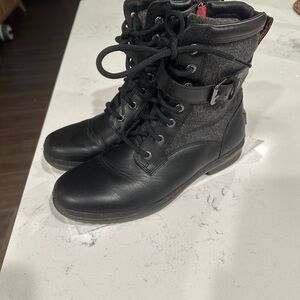 Ugg Kesey waterproof Black and Gray Lace-Up Boots